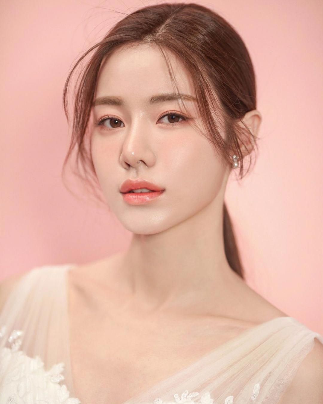 trang điểm cô dâu