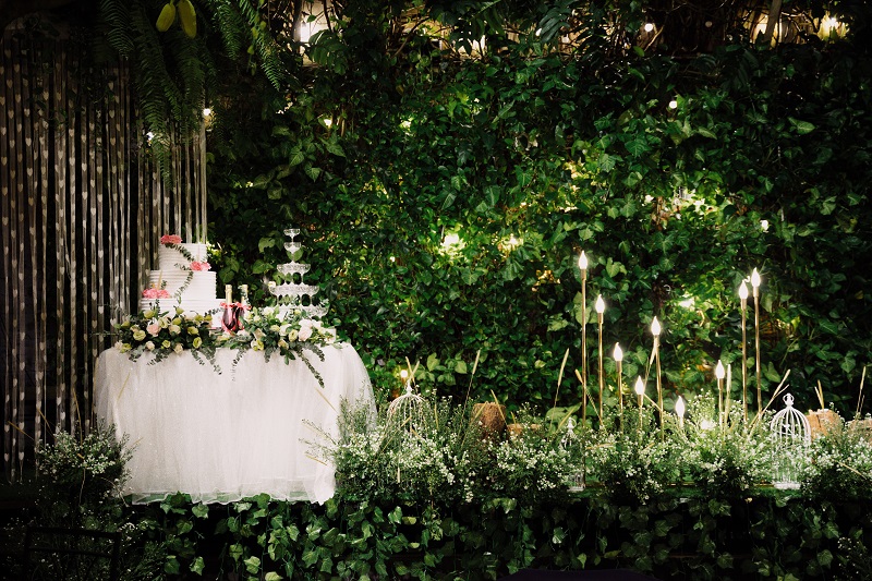 Tiệc cưới thân mật trong khu vườn cổ tích tại Pergola Saigon