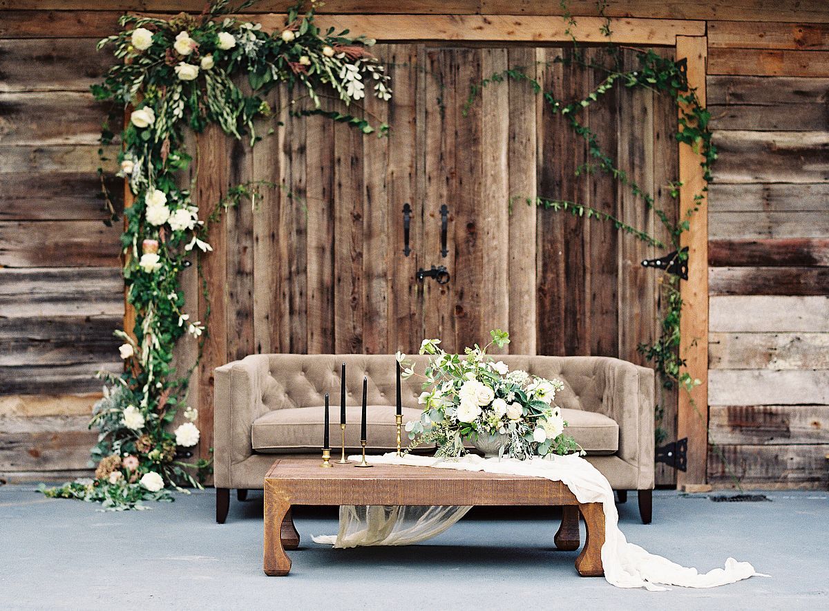 Bạn có thể trang trí backdrop theo phong cách Rustic tuỳ vào sở thích của mình Marry
