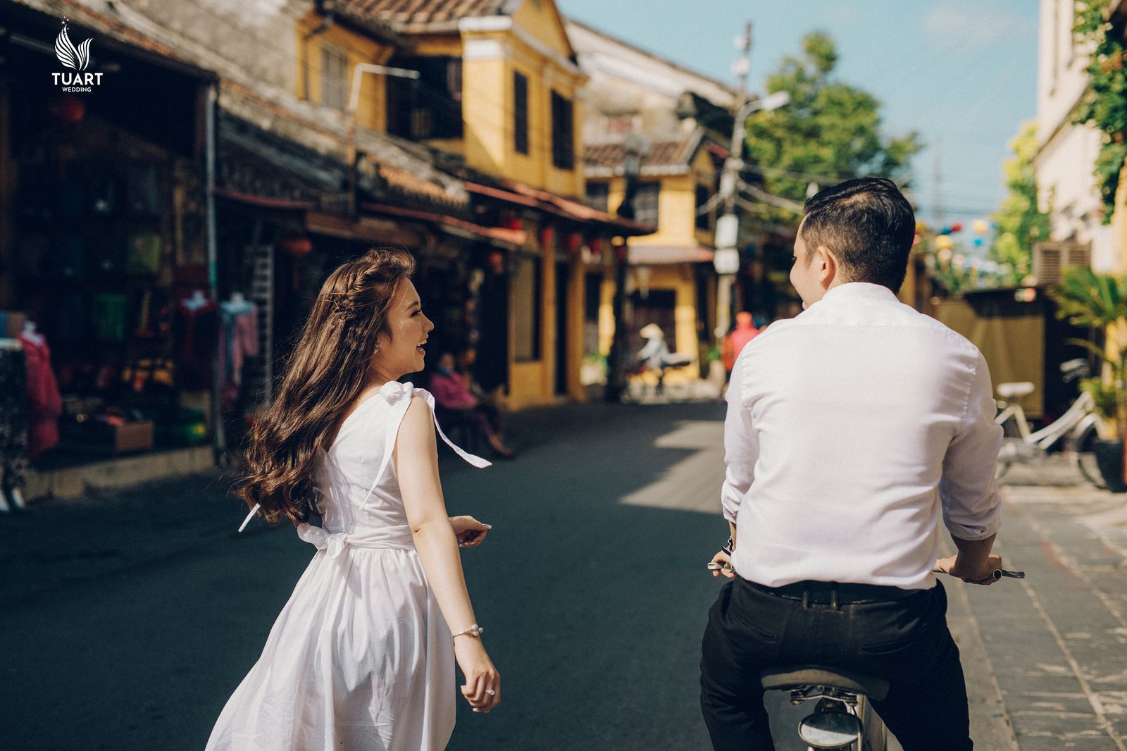 chụp ảnh cưới street style