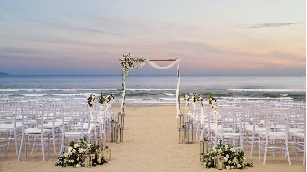 Đám cưới destination wedding ngoài trời tại Đà Nẵng