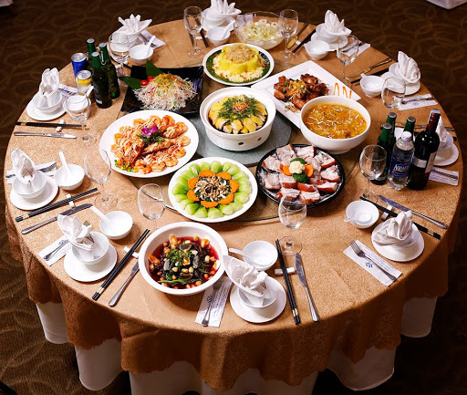 bàn tiệc cưới 