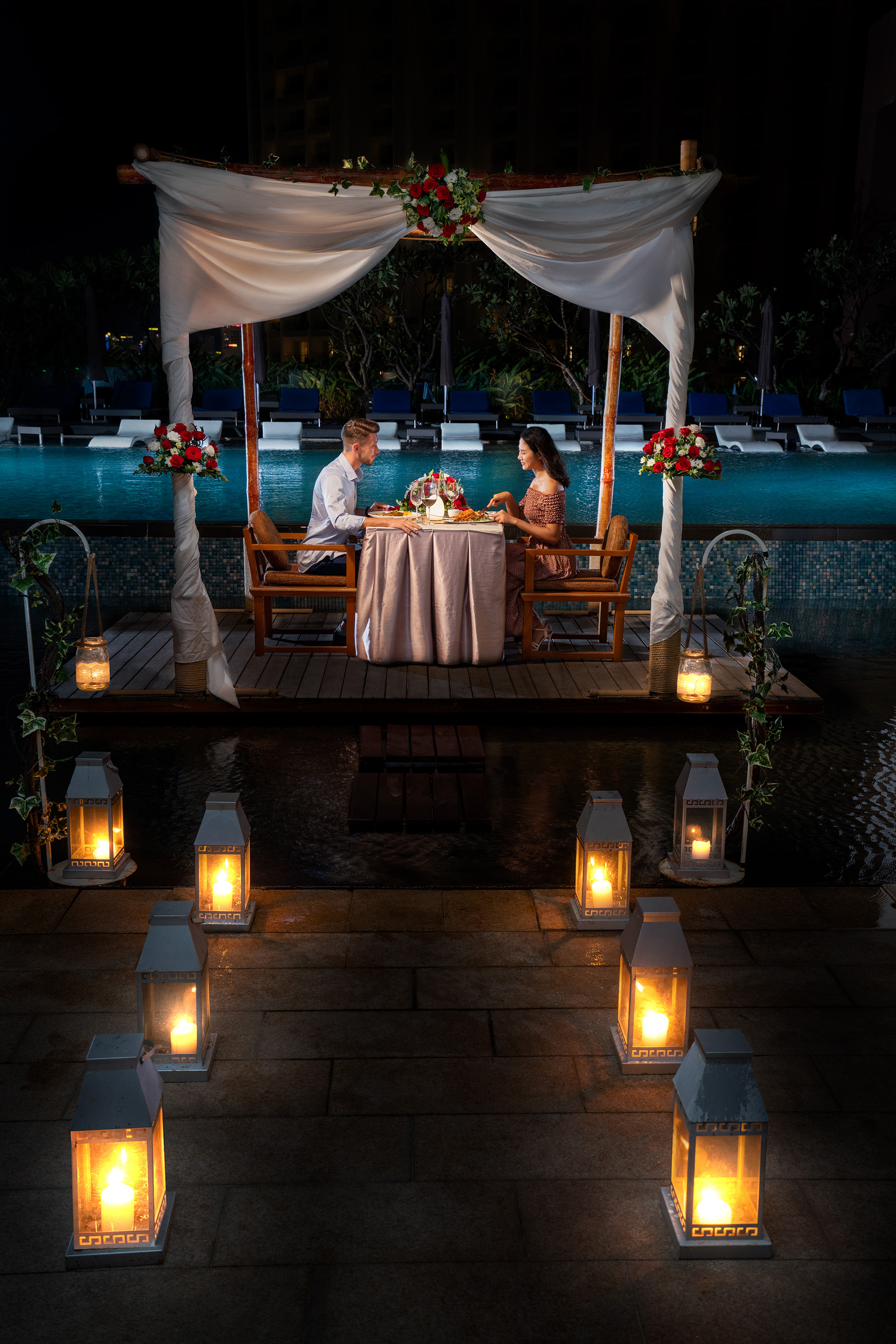 bữa tối lãng mạn tãi Sheraton Nha Trang hotel & spa một trong top 3 khách sạn đáng để hưởng tuần trăng mật