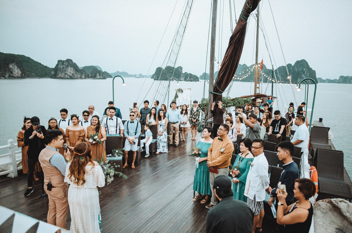 đám cưới trên du thuyền