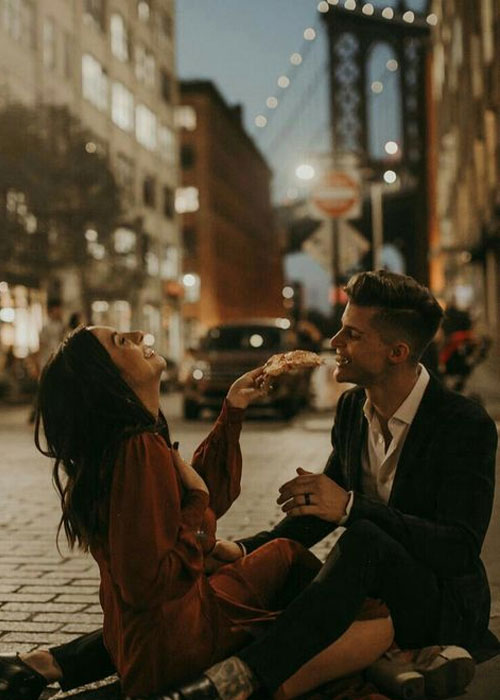 Biết về bạn bè của nhau, xây dựng niềm tin để tình yêu trở nên bền vững hơn.