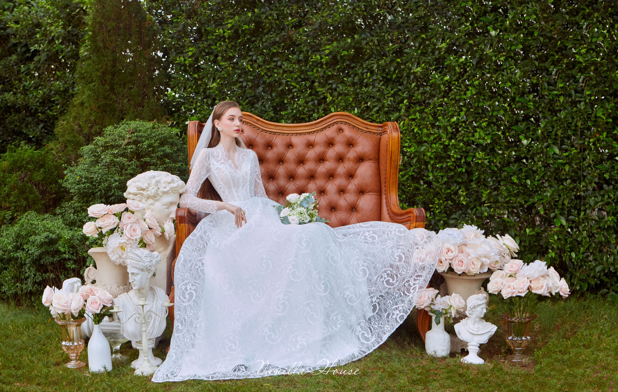 Vanilla House - Thiết kế váy cưới đơn giản, tinh tế, riêng biệt theo dáng nàng dâu