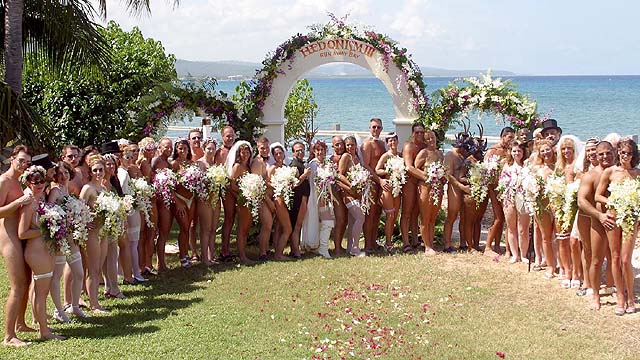 Marry Blog :: Đám cưới khoả thân - Cô dâu, chú rể và 40 khách mời hoàn toàn  không mặc gì khi tham gia hôn lễ