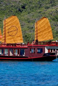 Emperor Cruises chuyên Dịch vụ khác tại Thành phố Hồ Chí Minh - Marry.vn