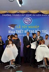 Khôi Việt Academy chuyên Trang điểm cô dâu tại Thành phố Hồ Chí Minh - Marry.vn