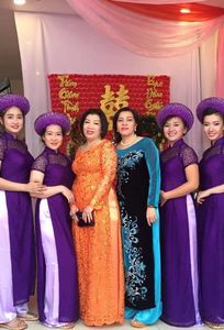 Áo dài bưng quả Thảo Vi chuyên Nghi thức lễ cưới tại Thành phố Hồ Chí Minh - Marry.vn