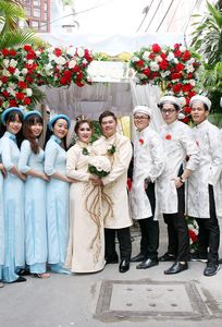 Dịch vụ bưng quả GIÓ Sài Gòn chuyên Trang phục cưới tại Thành phố Hồ Chí Minh - Marry.vn