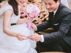 Bộ ảnh cưới cực kỳ tự nhiên và bình dị được thực hiện tại chợ Đông Hà - TP Đông Hà - Quảng Trị - Hải Hà Wedding