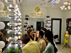 Dạy trang điểm cá nhân tại long biên - Katy Đoàn Makeup &amp; Academy