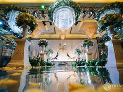 Trang trí hội trường - Khách sạn hoa tươi - Style 2 - Tiffany Wedding and Event