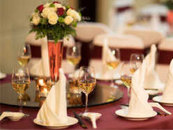 Chương trình tiệc cưới - 3.300.000vnđ/bàn/10 khách - Nhà hàng Tự Do - Khách sạn Viễn Đông