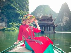 "Nhẹ bước" -  - Son Design House
