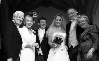 Tổ chức đám cưới hiện đại: Nghệ thuật thuyết phục cha mẹ - Blog Marry