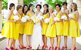 Tiệc cưới rực rỡ sắc hồng và vàng - Blog Marry