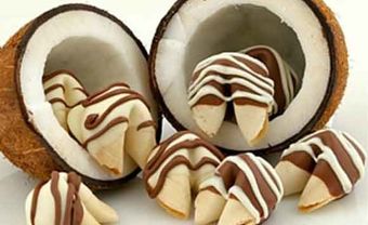 Quà cảm ơn khách mời: Bánh may mắn phủ chocolate dừa - Blog Marry