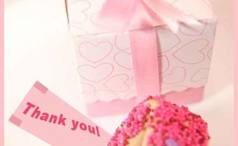 Bánh may mắn màu hồng tặng khách mời đám cưới - Blog Marry