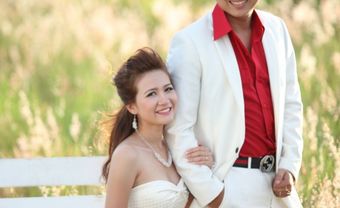 Vest chú rể trắng kết hợp sơmi màu nổi - Blog Marry