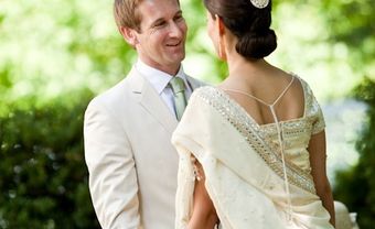 Vest chú rể màu trắng kem kết hợp cravat màu nhạt - Blog Marry