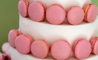 Bánh cưới màu hồng 3 tầng - Blog Marry