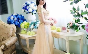 Áo dài cô dâu màu vàng pastel đuôi xòe - Blog Marry