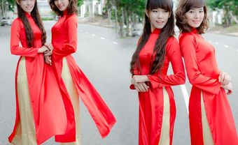 Mẫu áo dài bưng quả đỏ bằng lụa bóng - Blog Marry