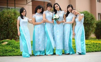 Áo dài phụ dâu ren nổi màu xanh ngọc - Blog Marry