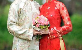 Áo dài cưới voan đỏ chấm bi tay loe - Blog Marry