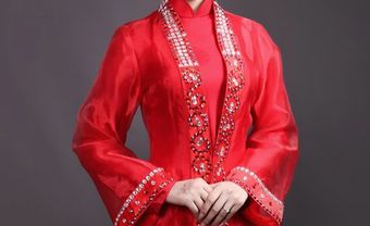 Áo dài cưới đỏ kèm áo khoác ren - Blog Marry
