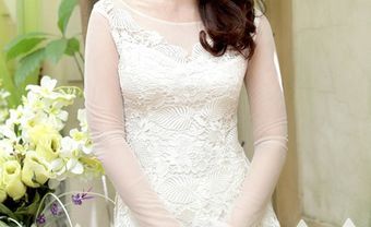 Áo dài cô dâu ren gân kết hợp tay voan trong suốt - Blog Marry