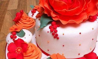 Bánh cưới màu cam trang trí lạ mắt - Blog Marry