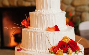 Bánh cưới trắng sắc cam nhẹ nhàng - Blog Marry