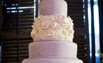 Bánh cưới 4 tầng màu tím  - Blog Marry
