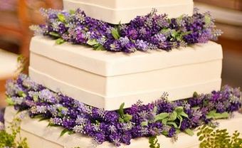 Bánh cưới vuông với phong cách vườn hoa - Blog Marry