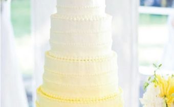 Bánh cưới ombre màu vàng và trắng - Blog Marry