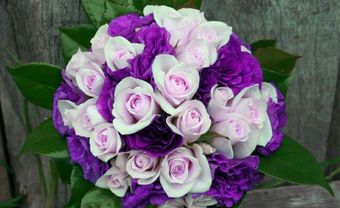 Hoa cưới cầm tay màu tím số 2 - Blog Marry