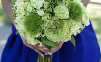 Hoa cưới cầm tay màu xanh lá kết từ hoa cúc zinnia - Blog Marry