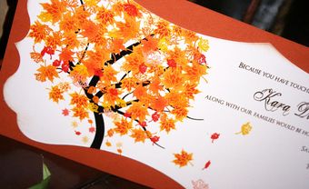 Thiệp cưới đẹp màu cam hình cây lá phong đỏ - Blog Marry