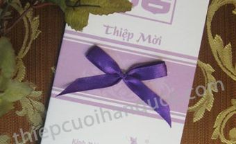 Thiệp cưới đẹp màu tím có nơ - Blog Marry