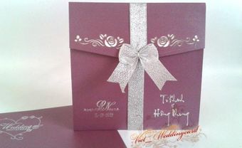 Thiệp cưới đẹp màu tím phối nơ bạc - Blog Marry