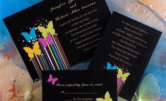 Thiệp cưới đẹp màu đen in họa tiết bươm bướm - Blog Marry