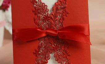 Thiệp cưới đẹp màu đỏ viền ánh nhũ - Blog Marry