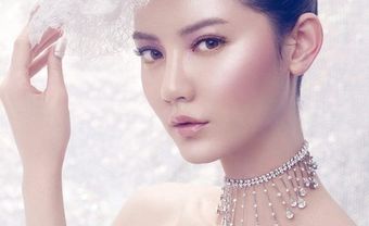 Tóc cưới búi cao kết hợp phụ kiện - Blog Marry