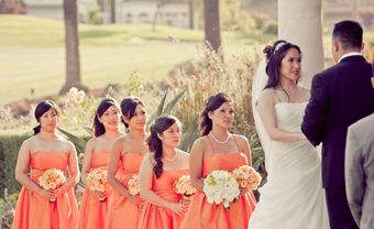 Váy phụ dâu màu cam cúp ngực dáng ngắn - Blog Marry