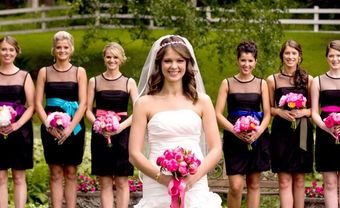 Váy phụ dâu màu đen kết hợp thắt lưng nhiều màu - Blog Marry