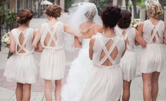 Váy phụ dâu màu trắng lưng cách điệu - Blog Marry