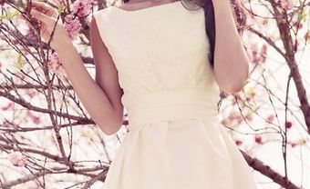 Váy phụ dâu màu trắng sát nách  - Blog Marry